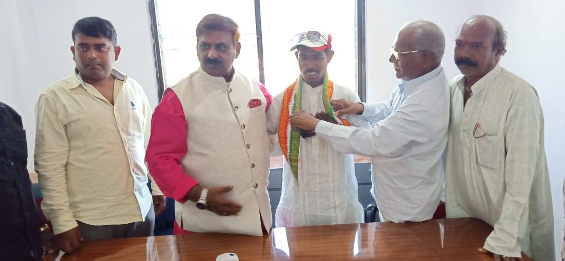 Mr. Adia Gamango, Sarpanch and strong BJD leader of Seranga Gram Panchayat join Dr Tirupati Panigrahi.